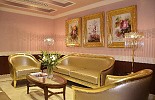 ألبا سبا وفي افتتاحه الرسمي في فندق رويال روز أبوظبي يستقبل خبيرة العناية بالبشرة العالمية مارجي لومبارد