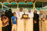 الامير خالد بن سلطان الفيصل يكرم فريق التميز التطوعي في استاد الملك فهد